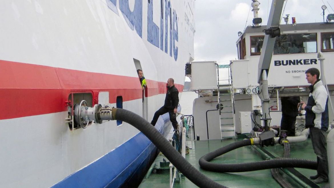 VLSFO marine fuel — ships and port, FOB Novorossiysk CIF export